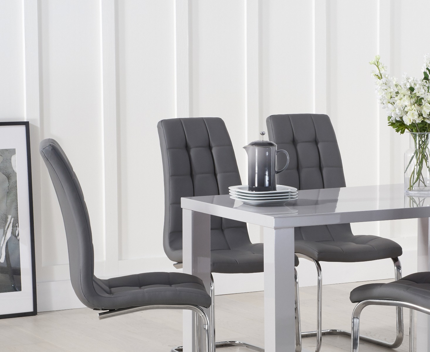 Photo 4 of Seattle 120cm light grey high gloss dining table with 4 white vigo chairs